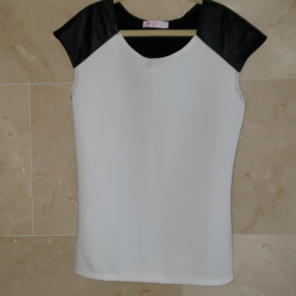GIRL'S BLACK & WHITE LEATHER T SHIRT BLOUSE